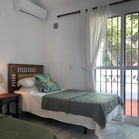 Tranquil Andaluz Townhouse Torremuelle